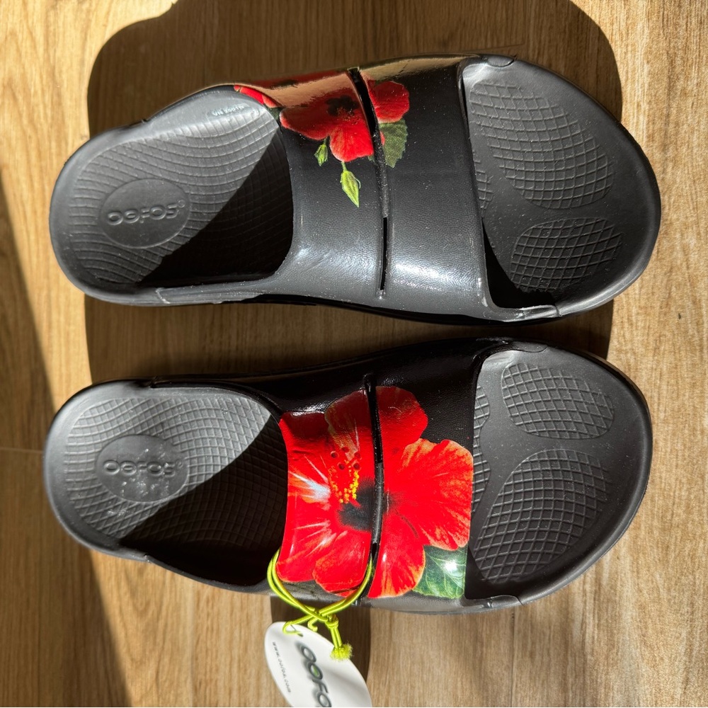 New Women's Oofos OOahh Slide Ltd Hibiscus $79.95 Size 7 - Picture 2 of 5
